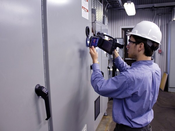 FLIR T420