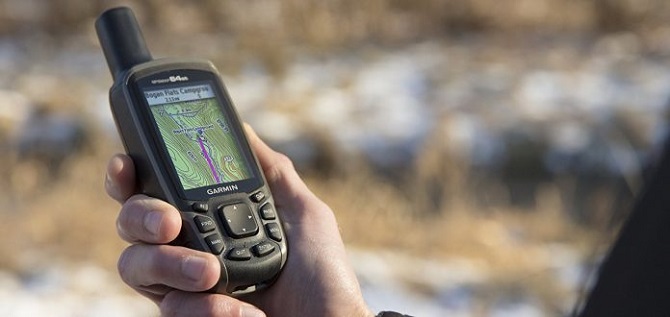Handheld-GPS-Navigation-Device 