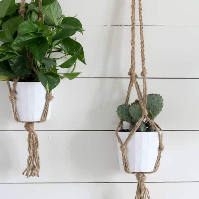 simple macrame plant hanger