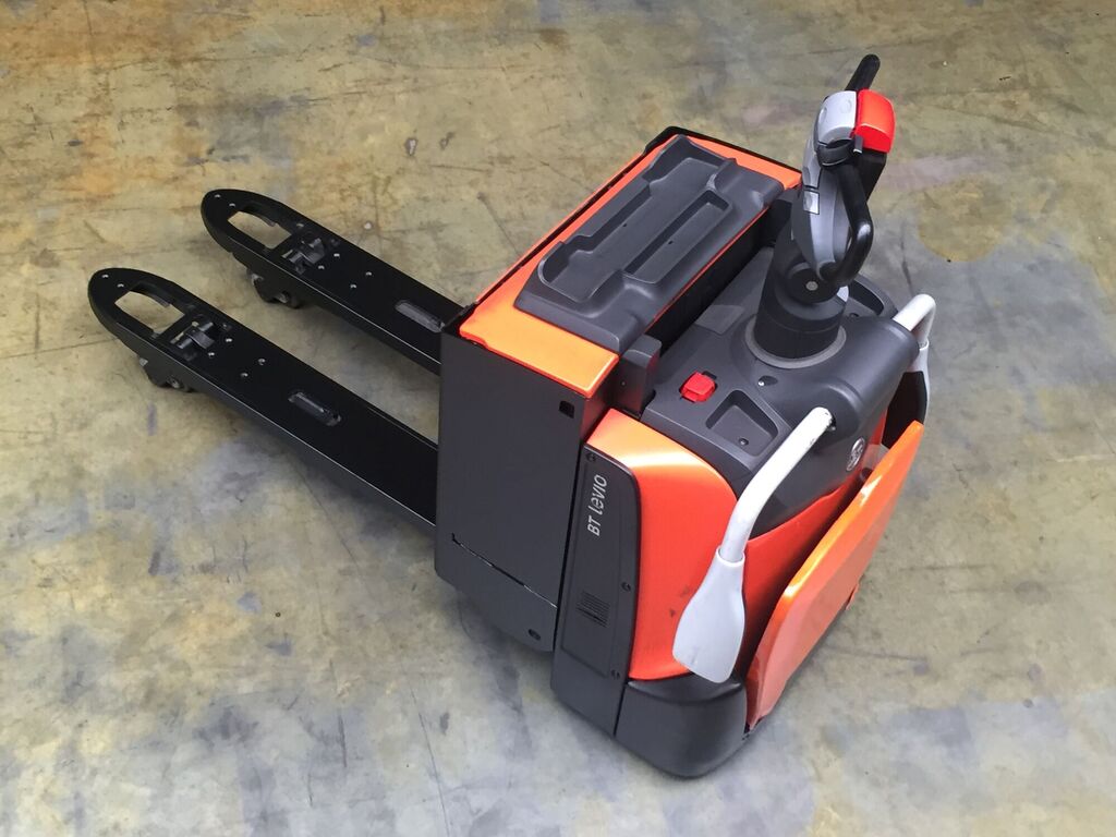 electric pallet lift