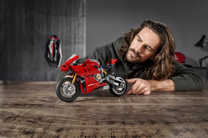 Motorcycle model kit Lego