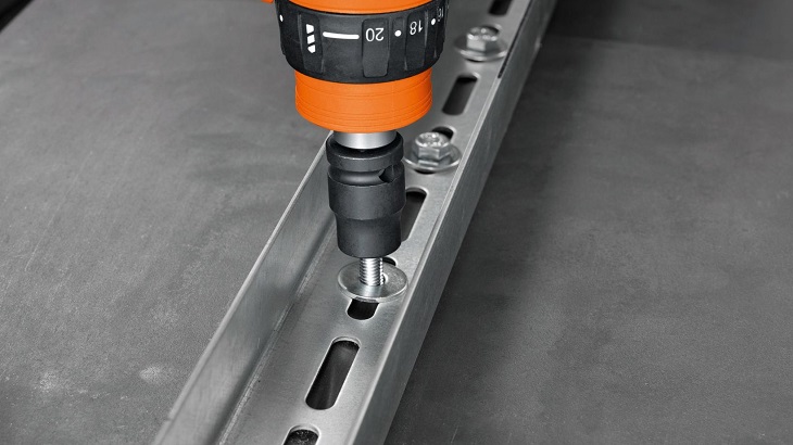 self-drilling-self-tapping-screws-in-drill-adapter 