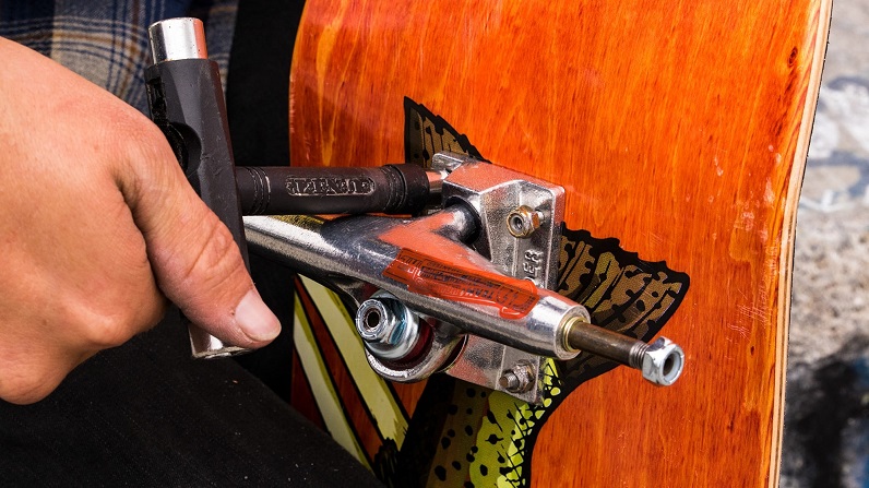 skateboard truck repair