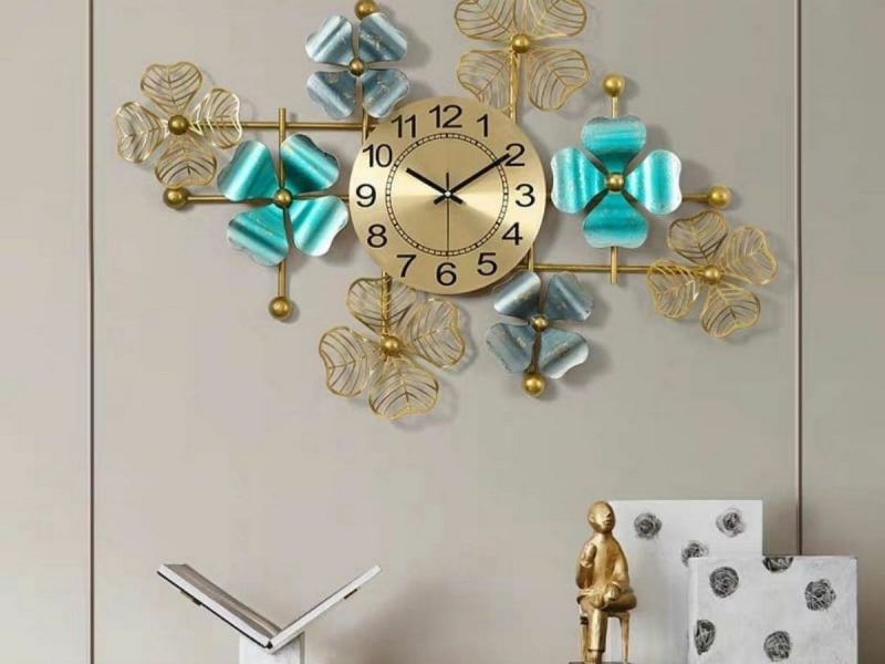 Keep in Step with the Times Guide to Popular Wall Clock Designs