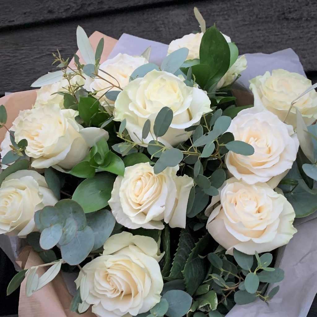 bouquet of white roses flowers