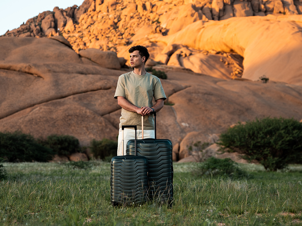 Smart Travel A Simple Guide to Choosing the Right Suitcase