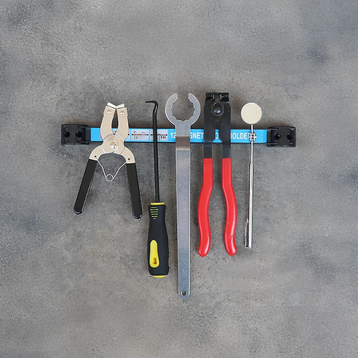 Magnet tool holder